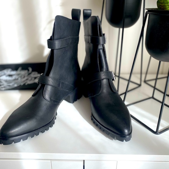 Breaking Hearts & Burning Rubber Leather Moto Boot - Picture 4 of 14